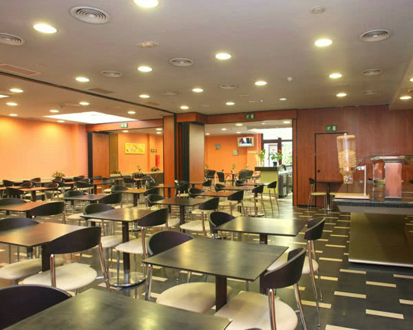 Klassenfahrten Barcelona 3-Sterne-Komforthotel- Speisesaal