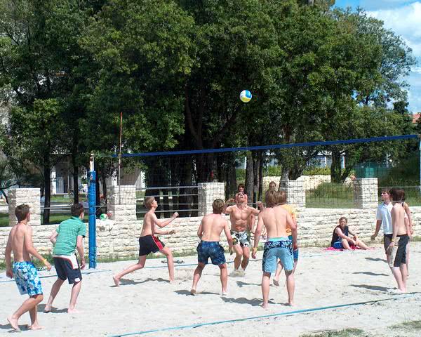 Klassenfahrt Jugendpark Zadar- Volleyballfeld