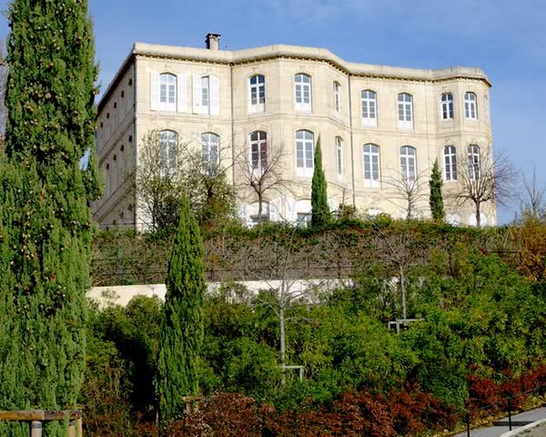 Abschlussfahrten Jugendherberge Château de Bois-Luzy- Außenansicht