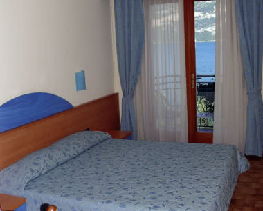 Abireise Gardasee- Beispiel 2 Sterne Hotel Zimmerbeispiel