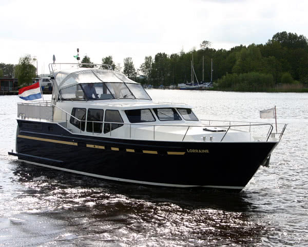 Schulfahrt Hausboottour Friesland- Hausbootbeispiel