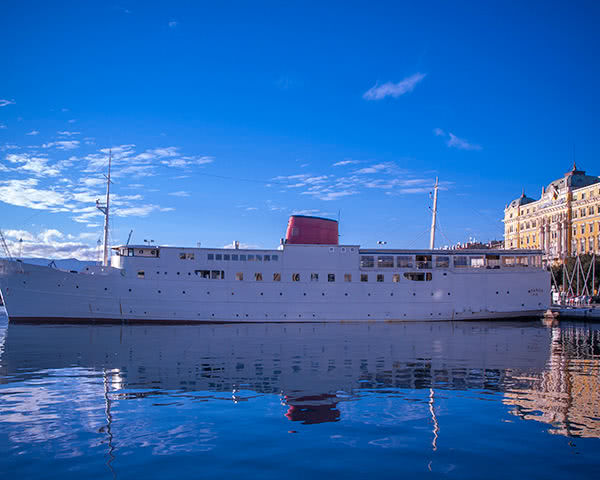 Abireise Botel Marina: Außenansicht