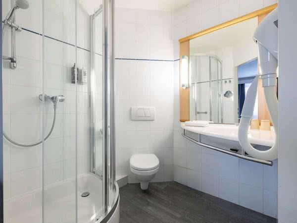 ibis Poznan Stare Miasto - Badezimmer