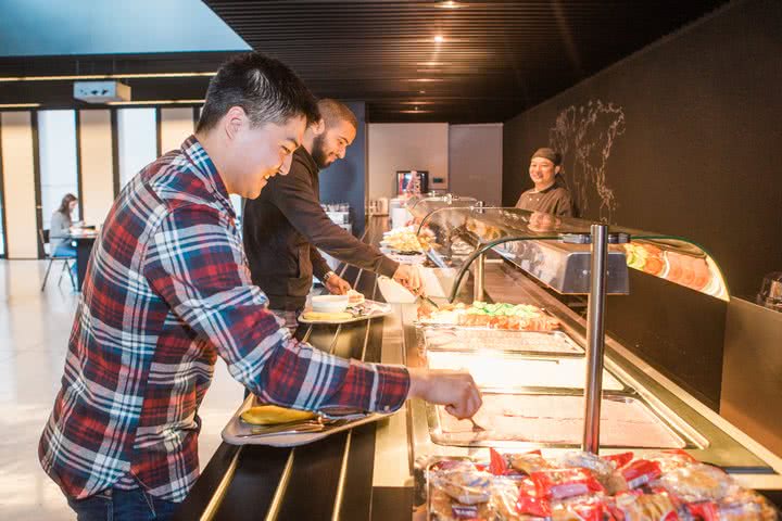 Jugendherberge Pulcinella Antwerpen - Frühstücksbuffet