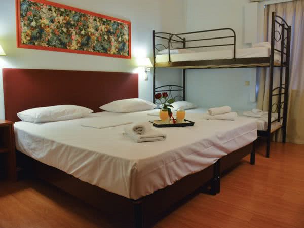 Grand Hotel Loutraki - Vierbettzimmer