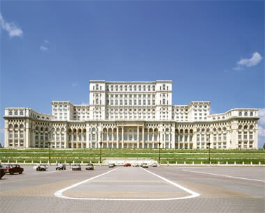 Klassenfahrten Rumänien: Das Parlamentsgebäude in Bukarest