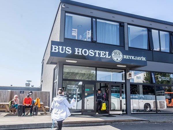 Bus Hostel Reykjavik - Außenansicht