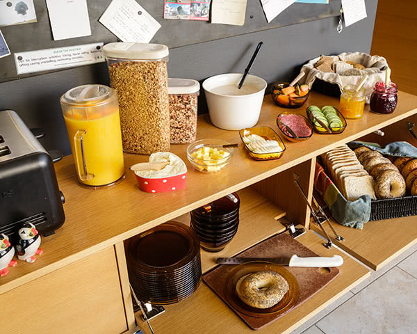 Reykjavík Dalur HI Hostel - Frühstücksbuffet