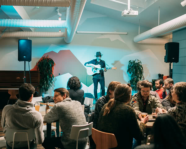 Schulreise Loft Hostel Reykjavík: Musikabend