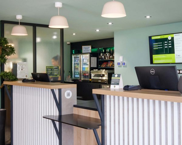 B&B Hotel Nizza - Rezeption