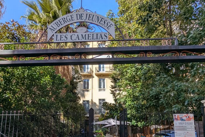 Auberge de Jeunesse les Camelias