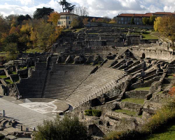 Schulfahrten Amphitheater Lyon- römisches Amphitheater