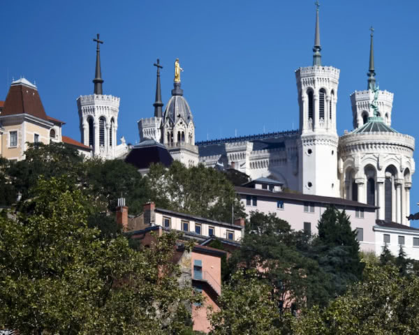 Schülerfahrten Jugendherberge Lyon- Außenansicht