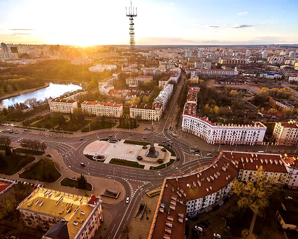 Minsk- Sonnenuntergang Siegesplatz Minsk