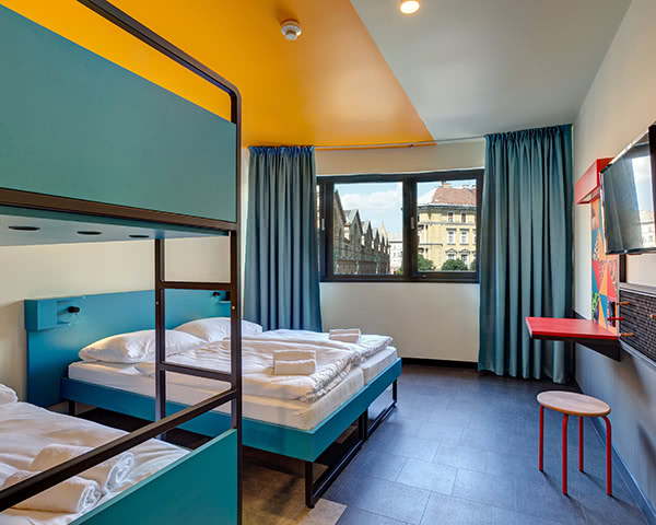 Meininger Budapest Great Market Hall- Zimmerbeispiel Vierbett