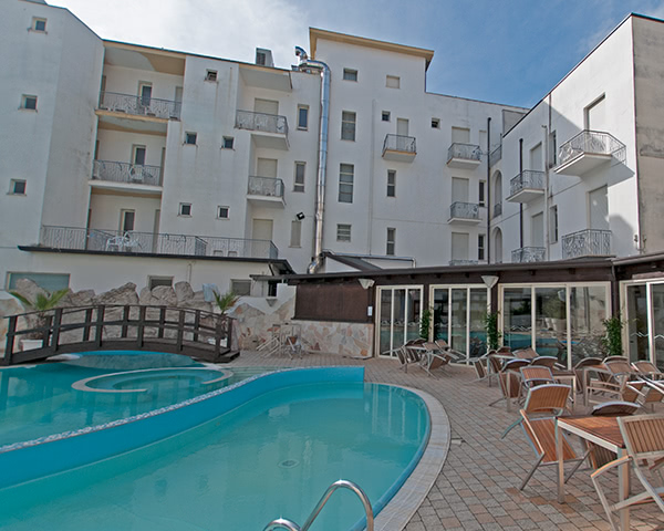 Clubhotel Angelini: Poolbereich Clubhotel Angelini