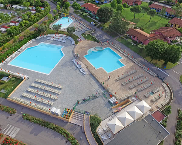 Klassenfahrt Ferienanlage Garda Village ****- Pool Ferienanlage Garda Village ****