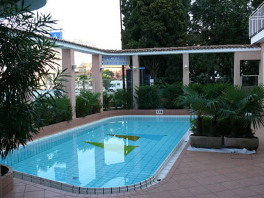 Klassenfahrten Gardasee - Hotel Swimming Pool