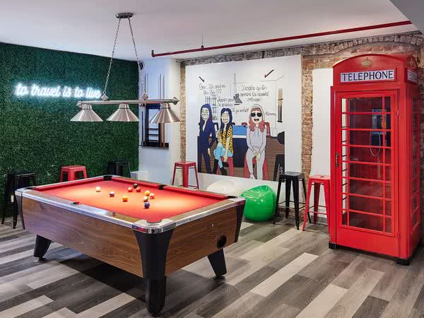 HI New York City Hostel - Gemeinschaftsraum mit Billard