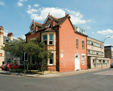 Klassenfahrt Jugendcenter Cambridge- Außenansicht