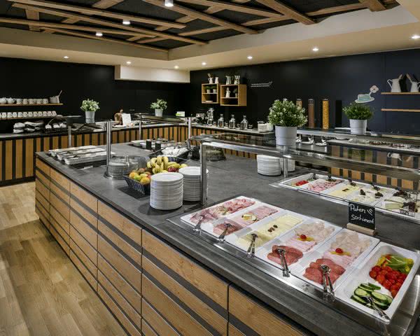 JUFA Hotel Weiz***S - Frühstücksbuffet ©JUFA Hotels, Harald Eisenberger