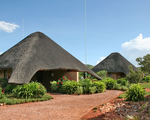 Uris Safari Lodge Charlets Namibia: Außenansicht Uris Safari Lodge Charlets Namibia