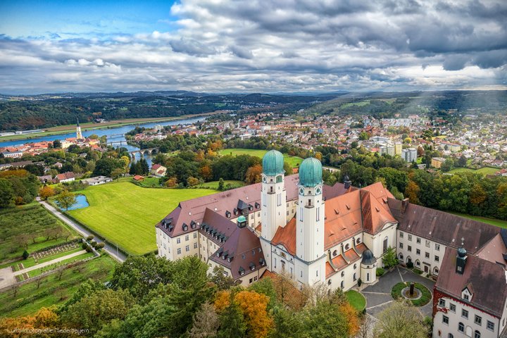 Gästehaus Schweiklberg - Luftaufnahme
