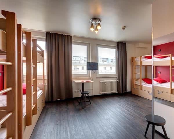 Jugendreisen Meininger City Center München: Zimmerbeispiel Sechsbettzimmer