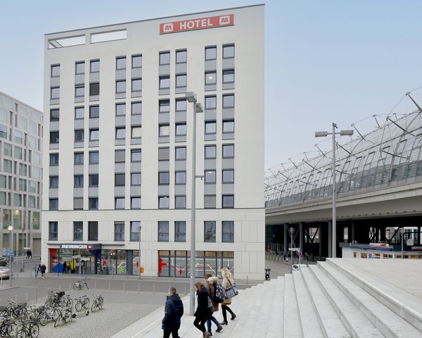 Meininger Hostel Berlin - Außenansicht Hauptbahnhof