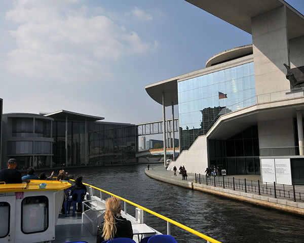 Berlin - Bootsfahrt auf der Spree