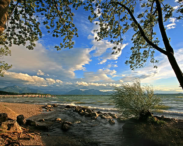 Am Ufer des Chiemsee Klassenfahrt Chiemsee: Blick vom Ufer