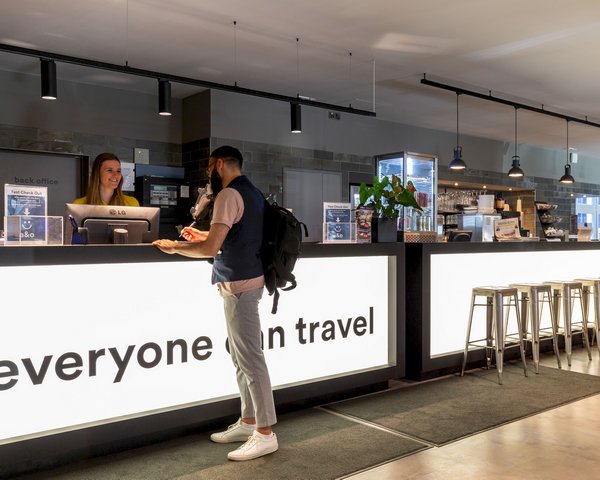 a&o Düsseldorf Hauptbahnhof - Rezeption