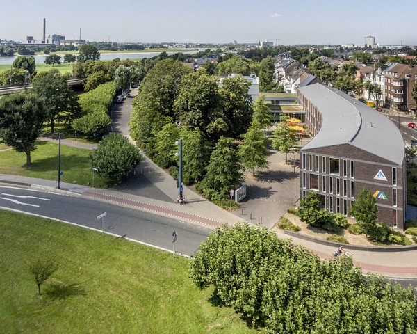 Jugendherberge Düsseldorf - Außenansicht von oben