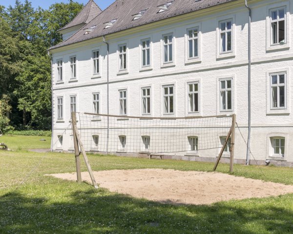 Jugendgästehaus Schlos Noer - Volleyball