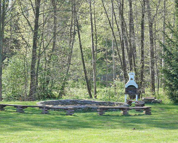 Gruppenreise Kinder- und Jugendcamp Naundorf: Grillplatz