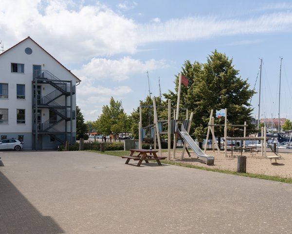 Maritimes Jugenddorf Wieck - Hof