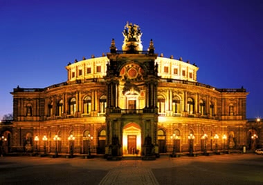 Die Semperoper bei Nacht