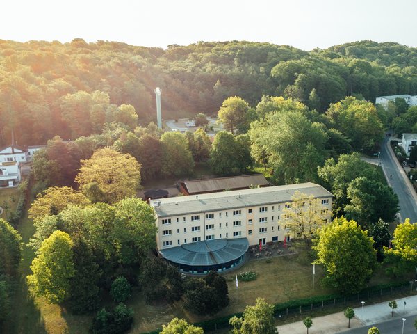 Jugendherberge Sellin - Luftbild © djhmv_Felix-Gaensicke_DJH-Sellin