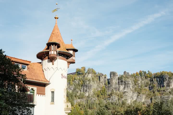 Gästehäuser Felsengrund & Friedensburg - Turmansicht