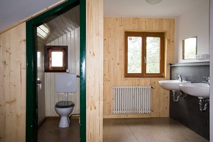 Refugio Gruppenhaus Wieden - Badezimmer