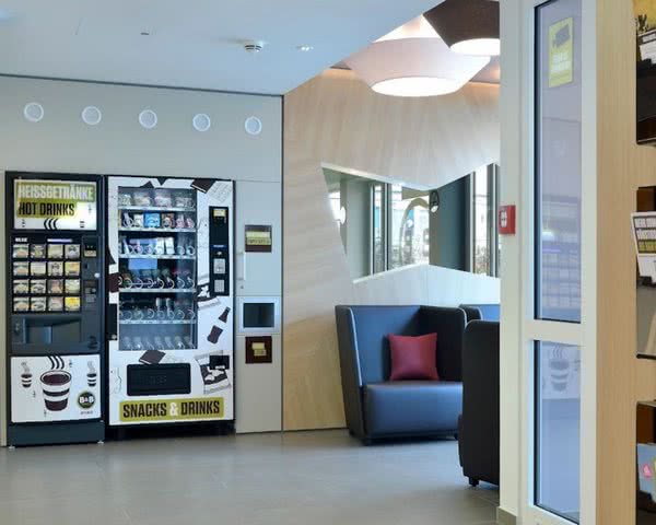 BB Hotel Weimar - Chilllounge mit Snackautomaten