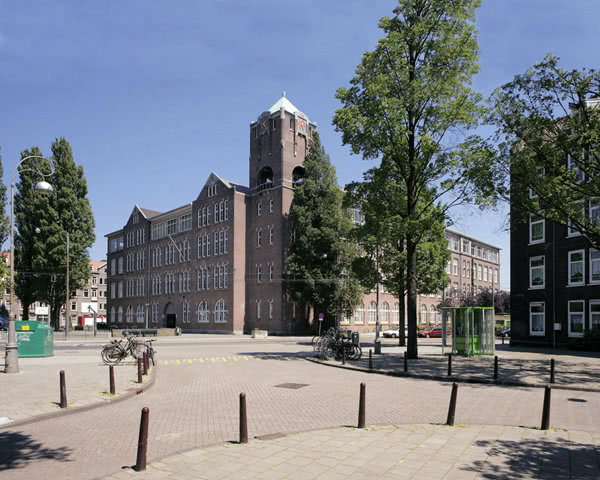 Studienreise Stayokay Amsterdam Zeeburg: Außenansicht
