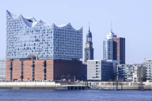 Blick auf die Elbphilharmonie - © shutterstock.com