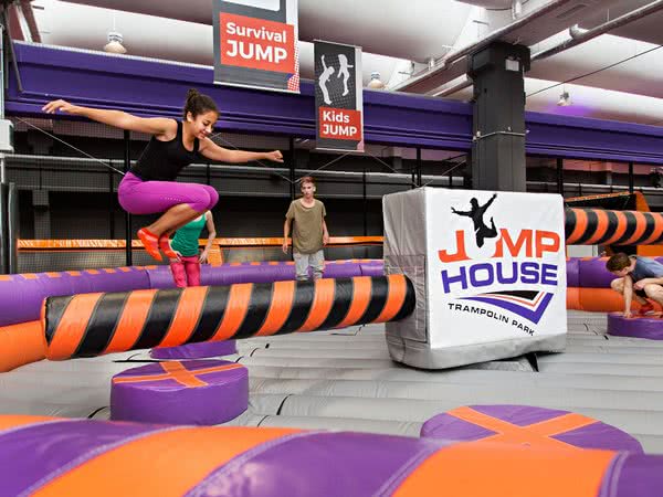 JUMP House © JUMP House / Tom Menz