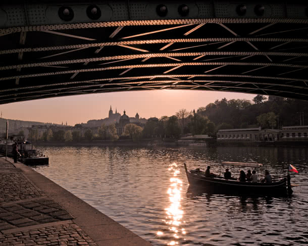 Sonnenuntergang an der Moldau